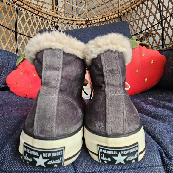 Fluffy Gray Converse Like Sneakers Size 7 - Picture 6 of 6